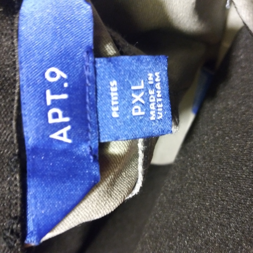 Capris - Picture 4 of 5